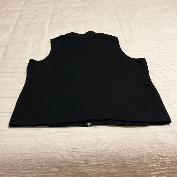 Croft & Barrow Quilted Cotton Vest - Picture 2 of 8